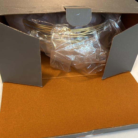 New, Never used Medium Nest Bowl Gold Finish from Godinger Gatherings - Picture 4 of 5